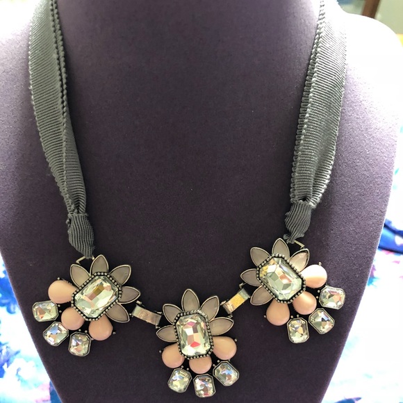 Beautiful necklace - Picture 2 of 4